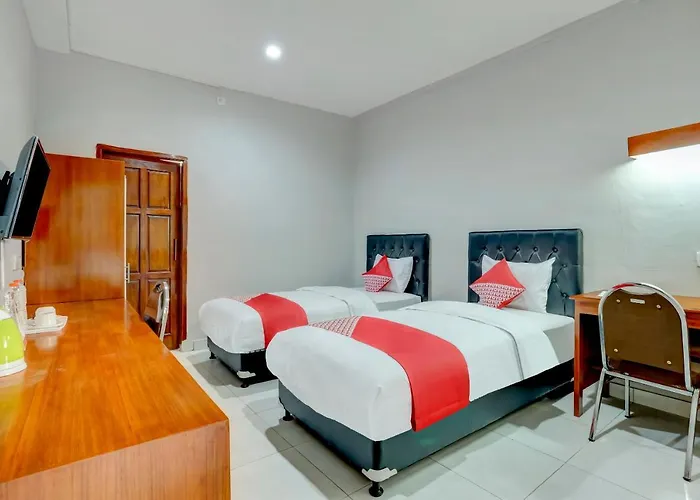 Oyo 90089 Satria Syariah 2* Denpasar